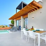 Mathis Villa *